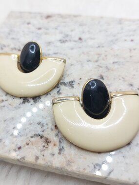 Vintage Comet-swirl Black and Ivory enamel with Gold-tone Accents Earrings